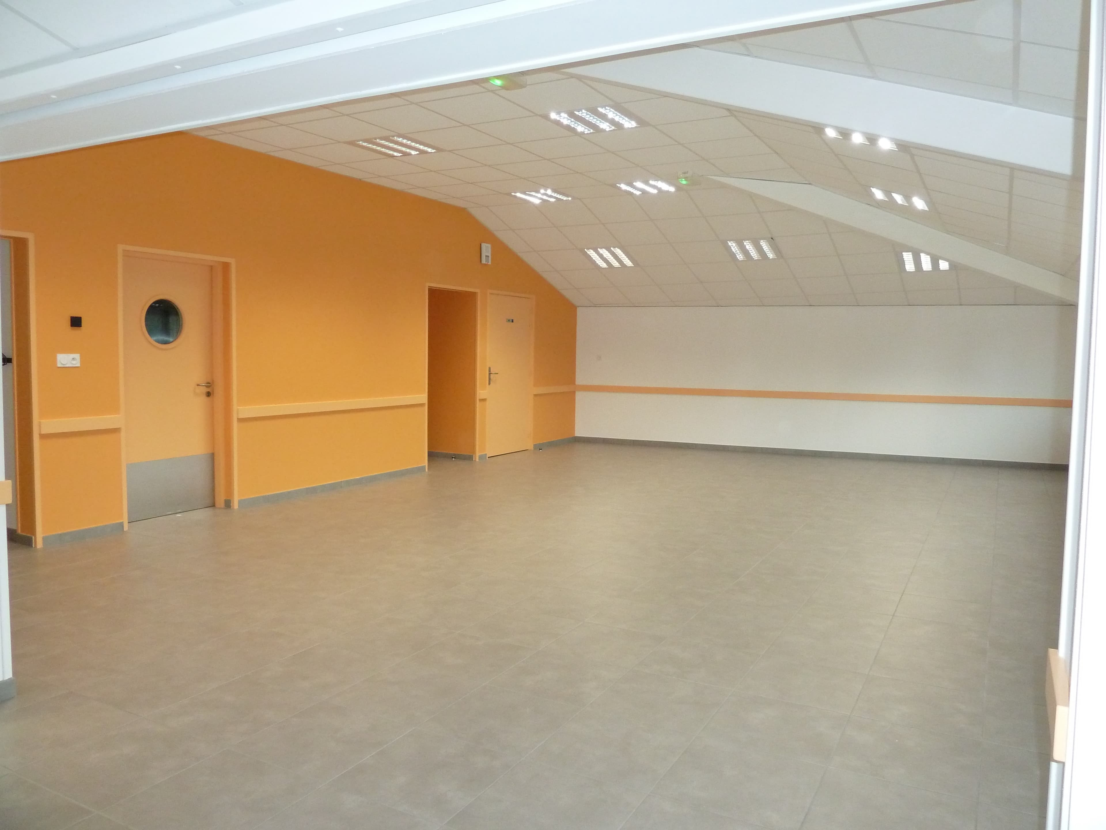 Salle du foyer — Grande + petite salle à Le Tablier — photo 4 sur 6