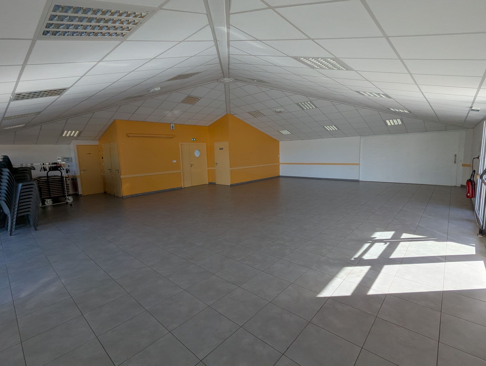Salle du foyer — Grande salle à Le Tablier — photo 3 sur 4