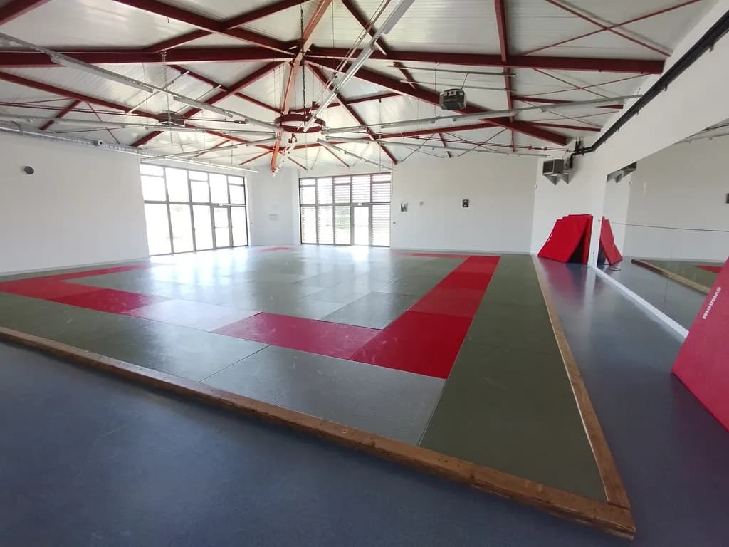 Photo de Complexe sportif - 5-Salle Dojo&Musculation à Marseillan — 2 sur 2