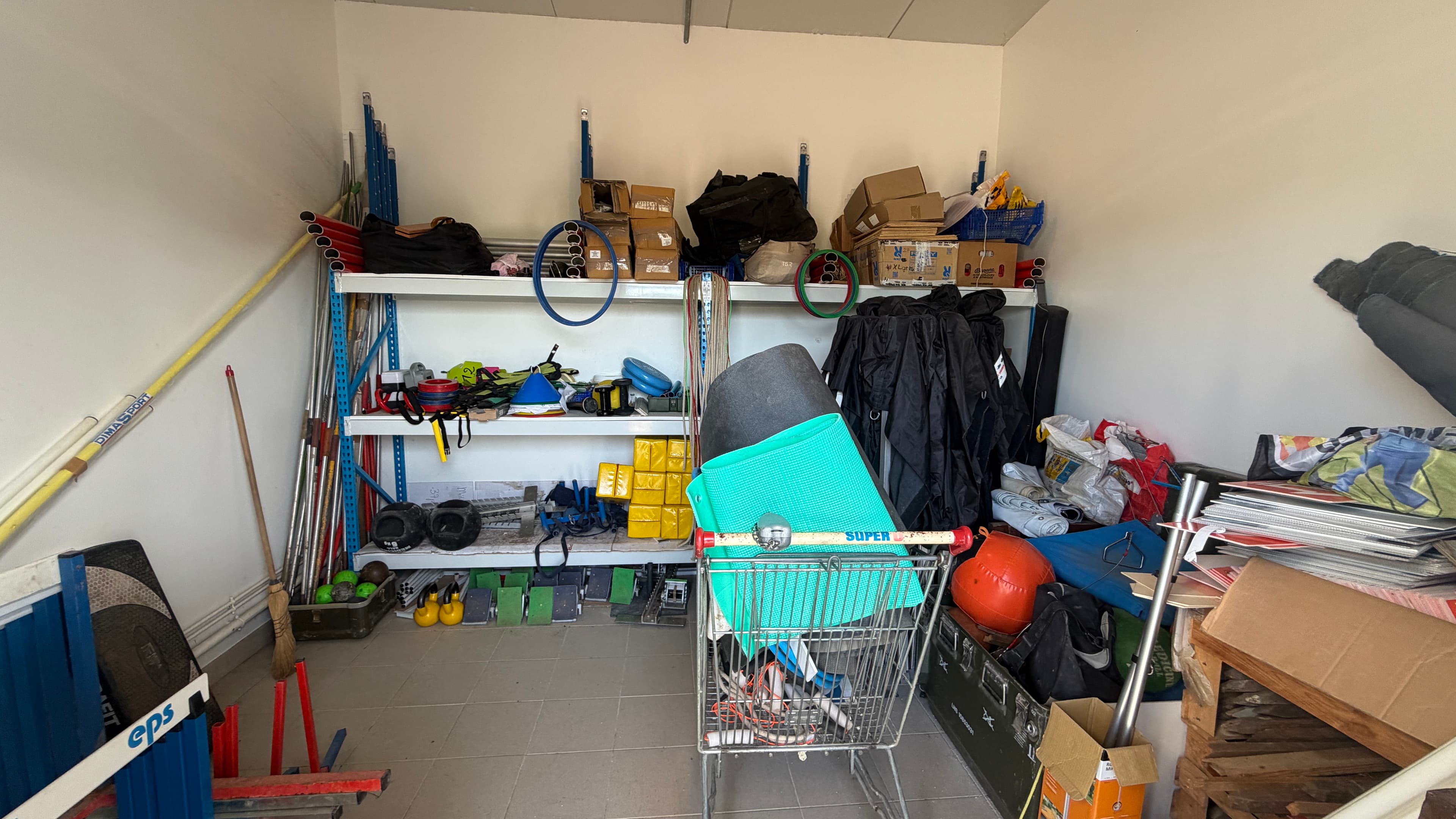 Stade - Local USSAN à Saint-Aignan — photo 3 sur 4
