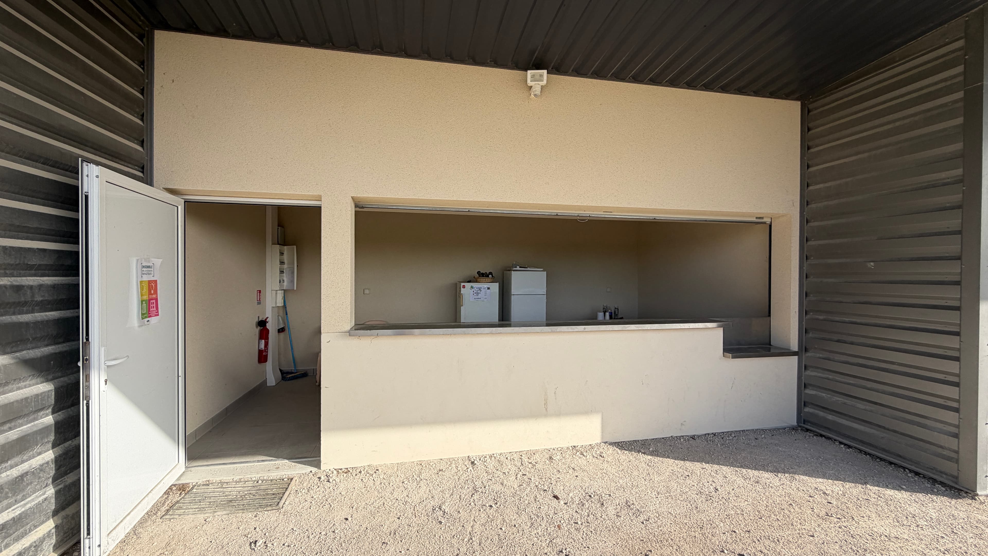 Stade - Buvette à Saint-Aignan — photo 1 sur 2