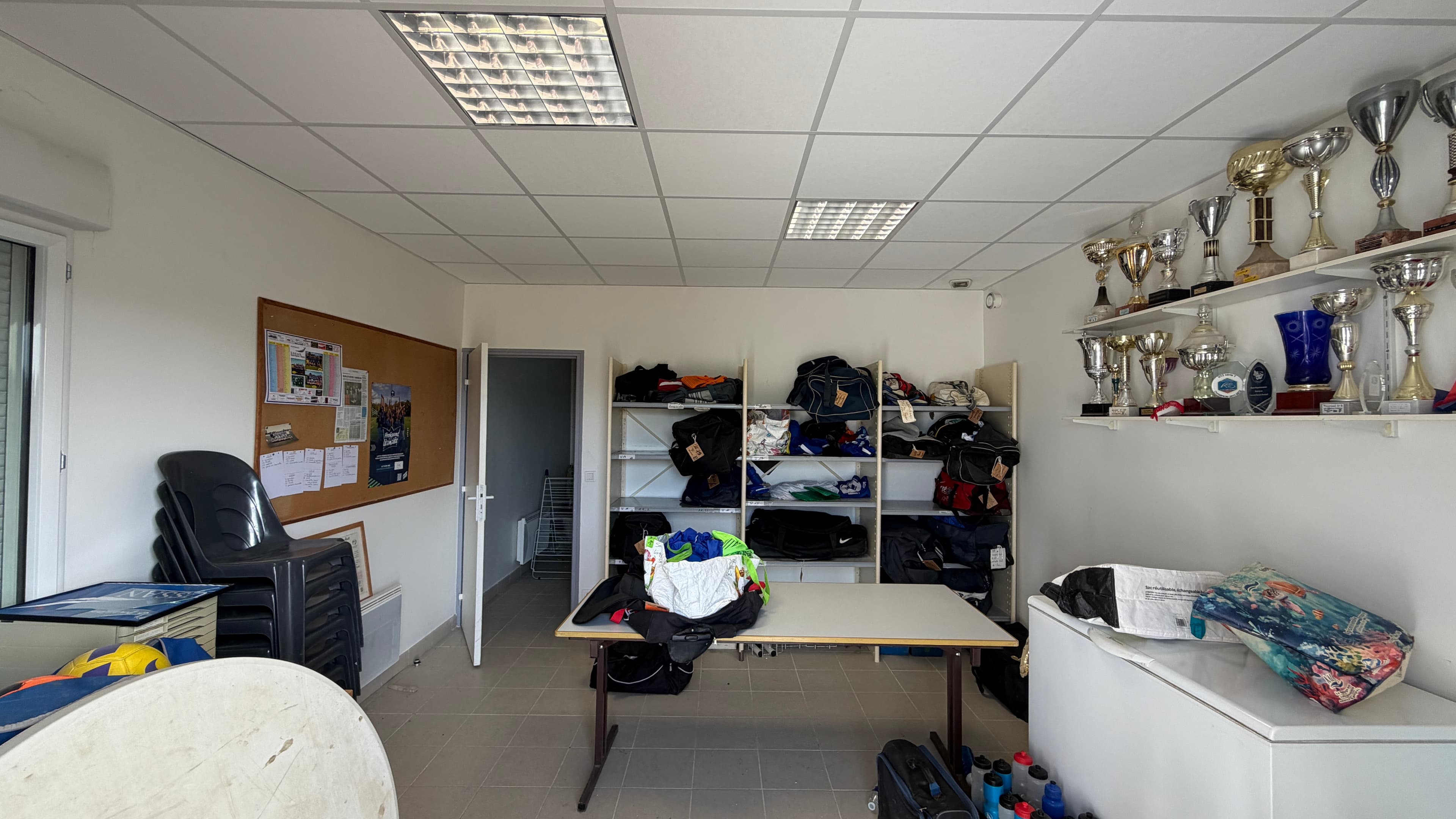 Stade - Local USSAN à Saint-Aignan — photo 1 sur 4