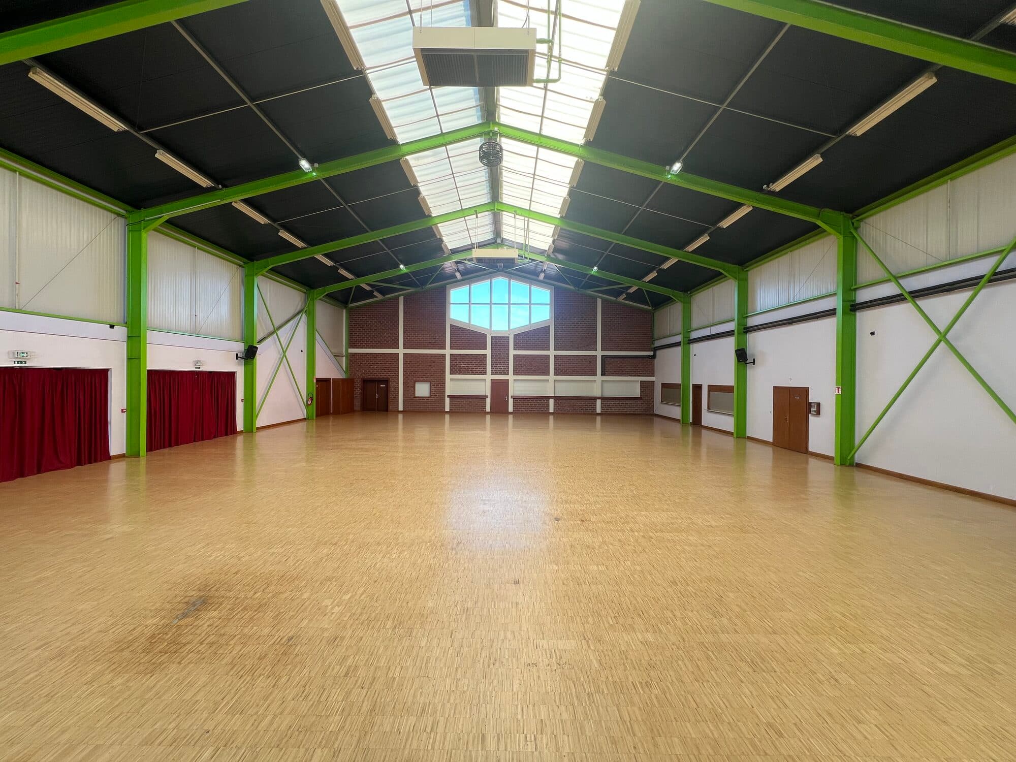 Salle polyvalente — Grande salle à Petersbach — photo 1 sur 4