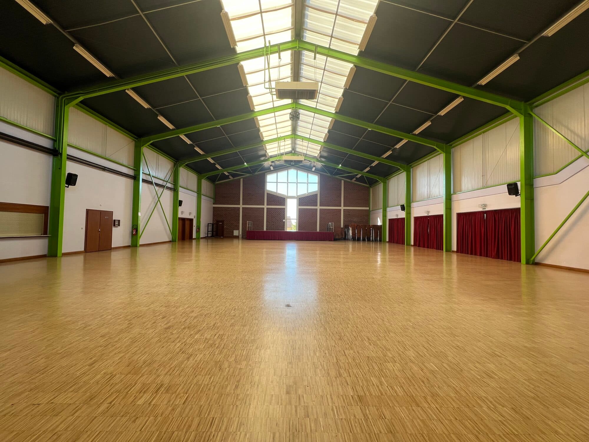 Salle polyvalente — Grande salle à Petersbach — photo 2 sur 4